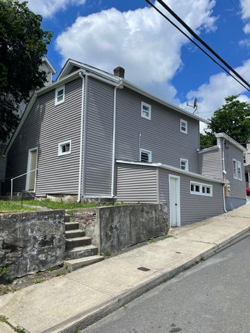 $289,900 | 429 Washington Avenue | Brooklyn - Waterbury