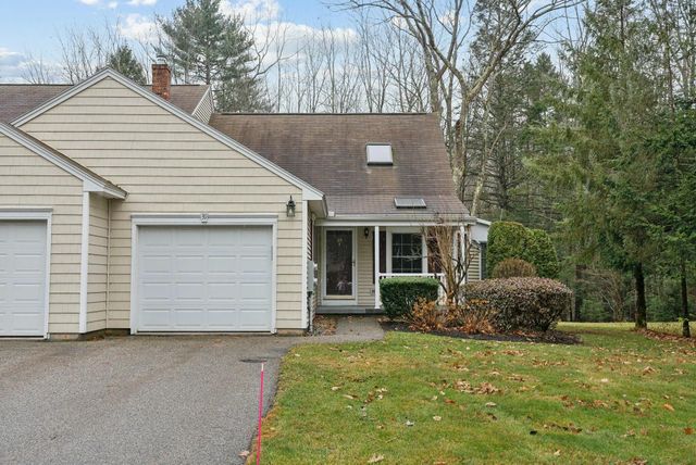 $549,000 | 39 Hampton Glen Drive, Unit 18 | Kennebunk Village