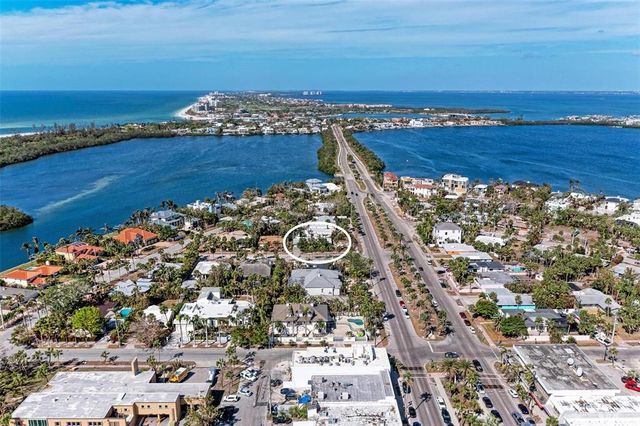 $1,475,000 | 335 Arthur Drive | Saint Armands