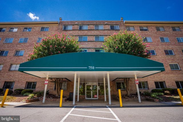 $1,700 | 750 South Dickerson Street, Unit 102 | Columbia Heights West