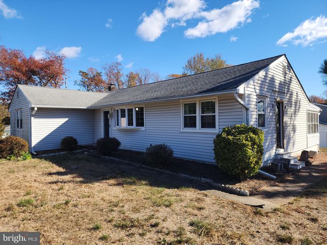 $349,900 | 345 Bridgeton Park | Mantua Township - Gloucester County