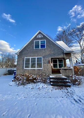 $395,000 | 40 Meadowbrook Avenue | Conimicut