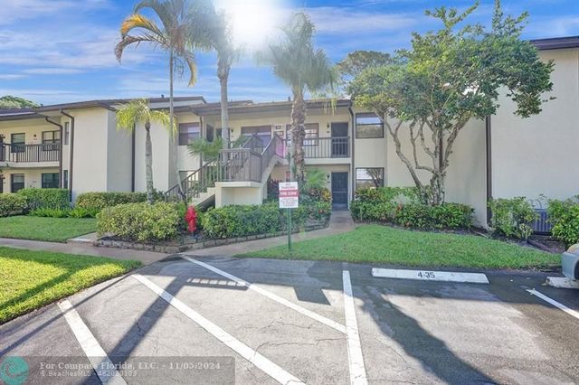 $194,990 | 7578 Tahiti Lane, Unit 204 | Lucerne Lakes