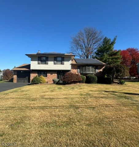 $679,000 | 27 Alan Drive | Fairfield Township - Essex County