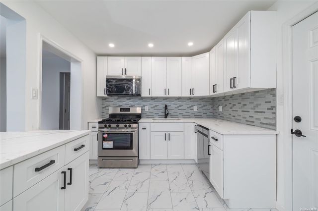 $650,000 | 50 Merokee Place | Farmingdale Village