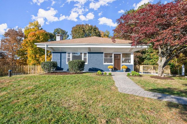 $799,000 | 111 North Brewster Road | Brewster Hill