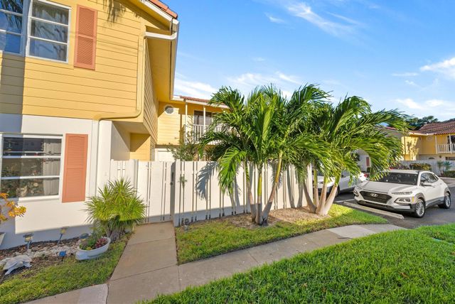 $499,000 | 169 Seabreeze Circle | Jupiter