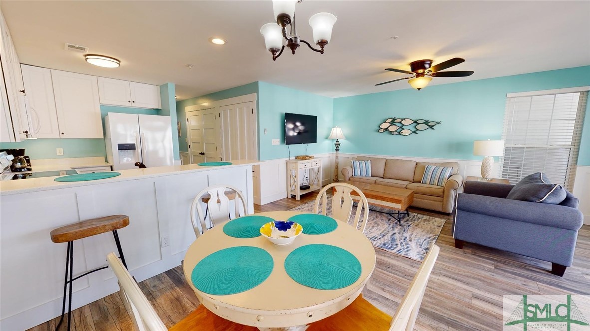 Kitchen, dining area and living room