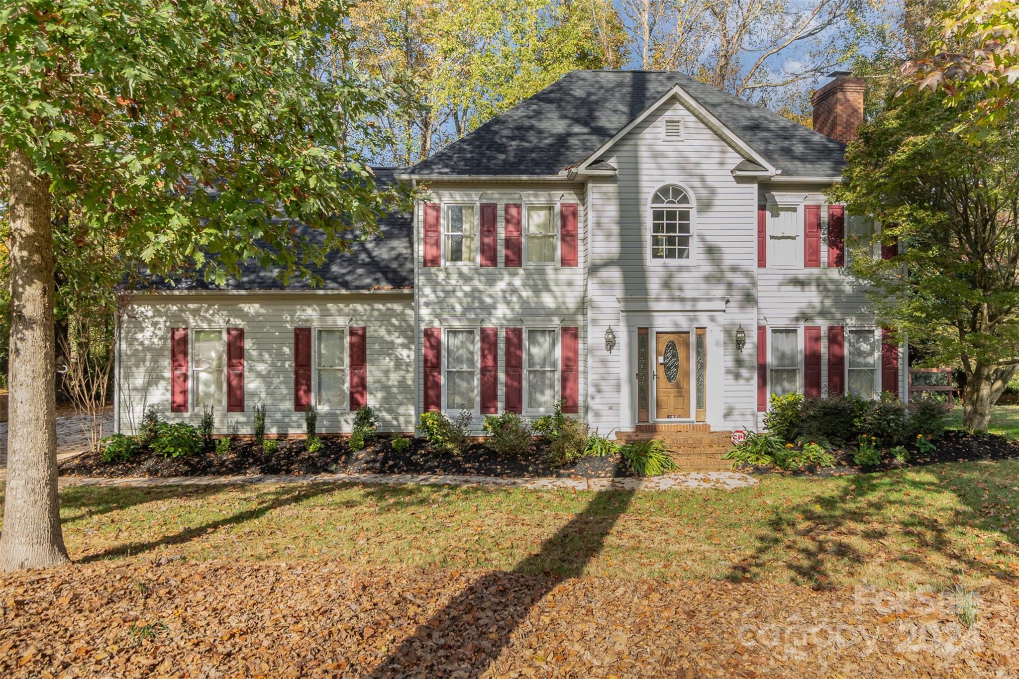 a front view of house with yard