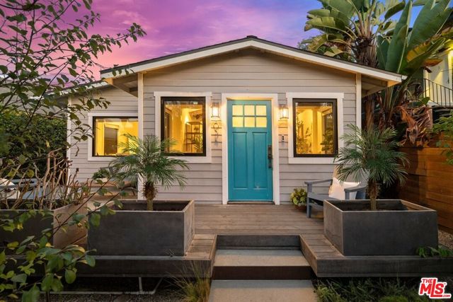 $2,399,000 | 654 Vernon Avenue | Venice