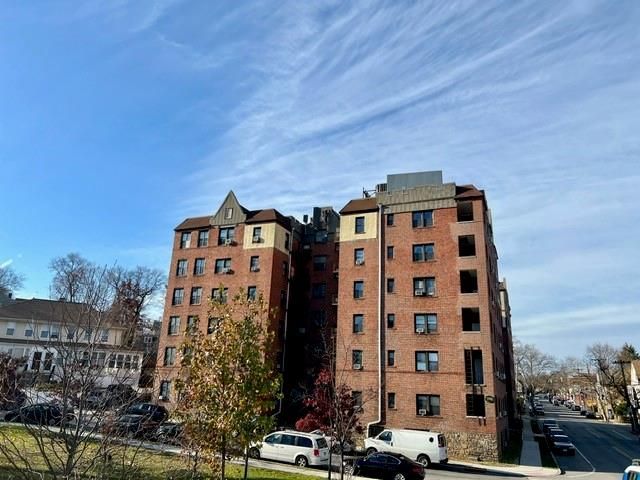 $190,000 | 590 East 3rd Street, Unit 4O | Mount Vernon Heights