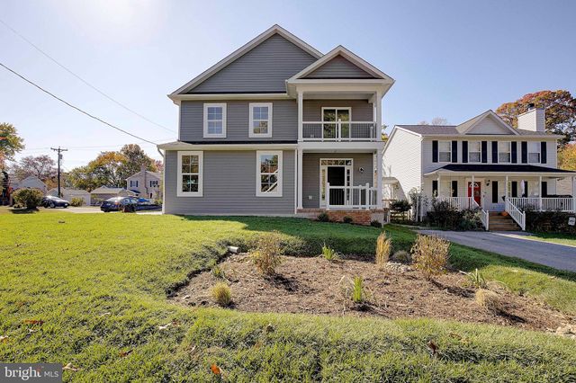 $699,900 | 311 Poplar Avenue | Beverley Beach