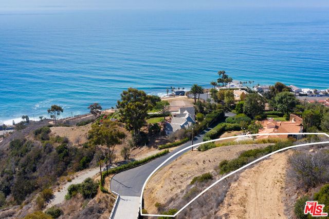 $1,495,000 | 20963 Las Flores Mesa Drive | Eastern Malibu