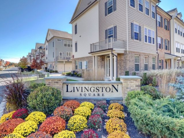 $825,000 | 33 Ambrosia Court | Livingston