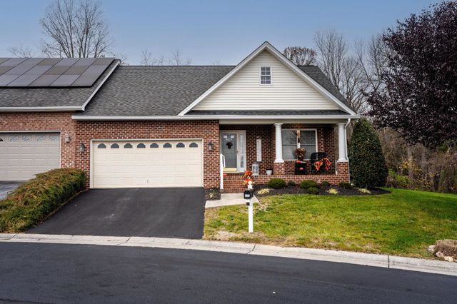 $324,900 | 527 Hickory Grove Circle | Harrisonburg