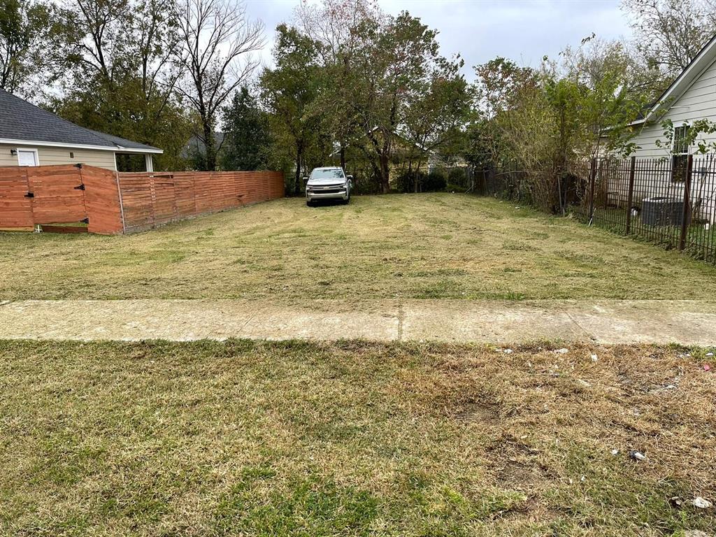 a view of a outdoor space