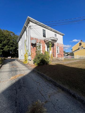 $1,500 | 25 Green Street | Putnam Center