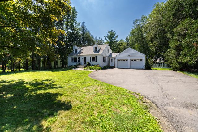 $1,399,000 | 30 Parade Hill Road | New Canaan