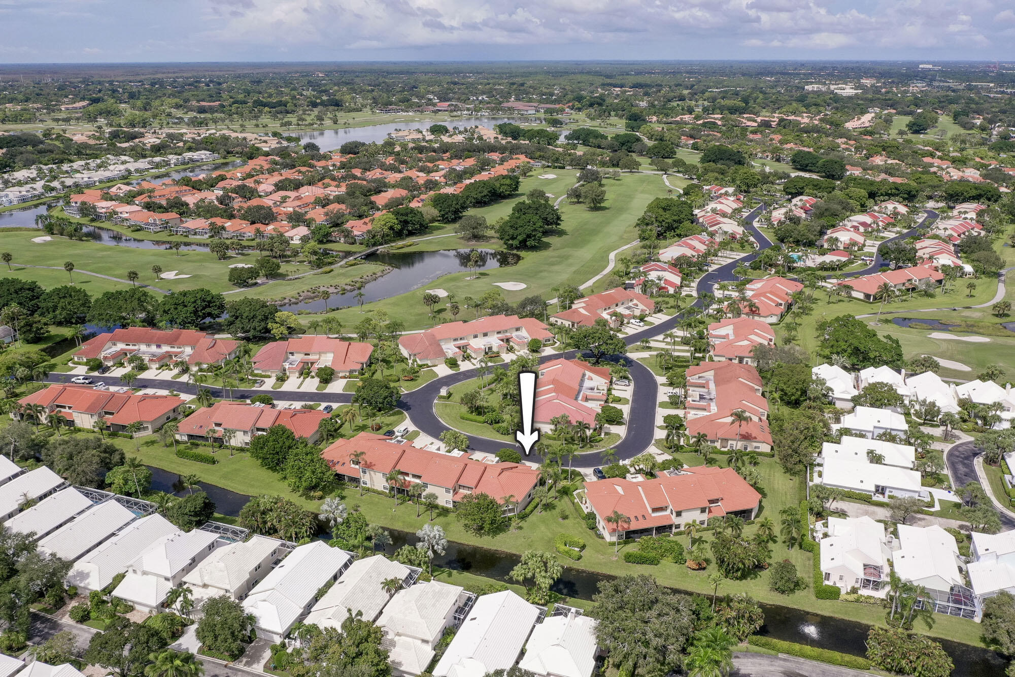 an aerial view of multiple house