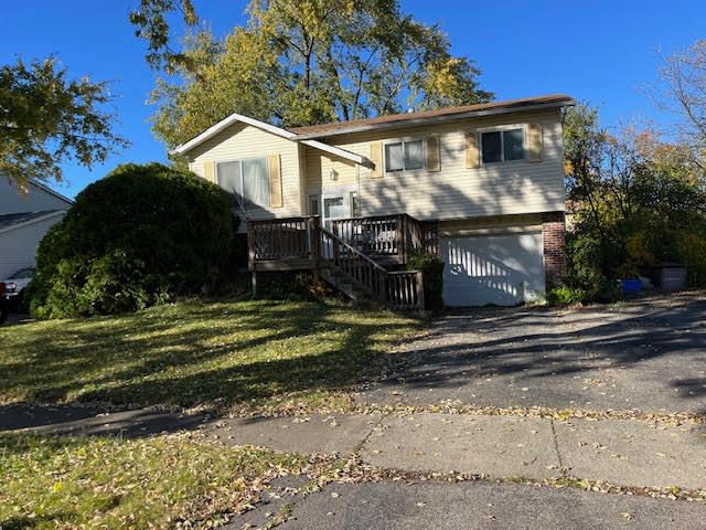 $199,900 | 223 Kenilworth Drive | Old Bolingbrook