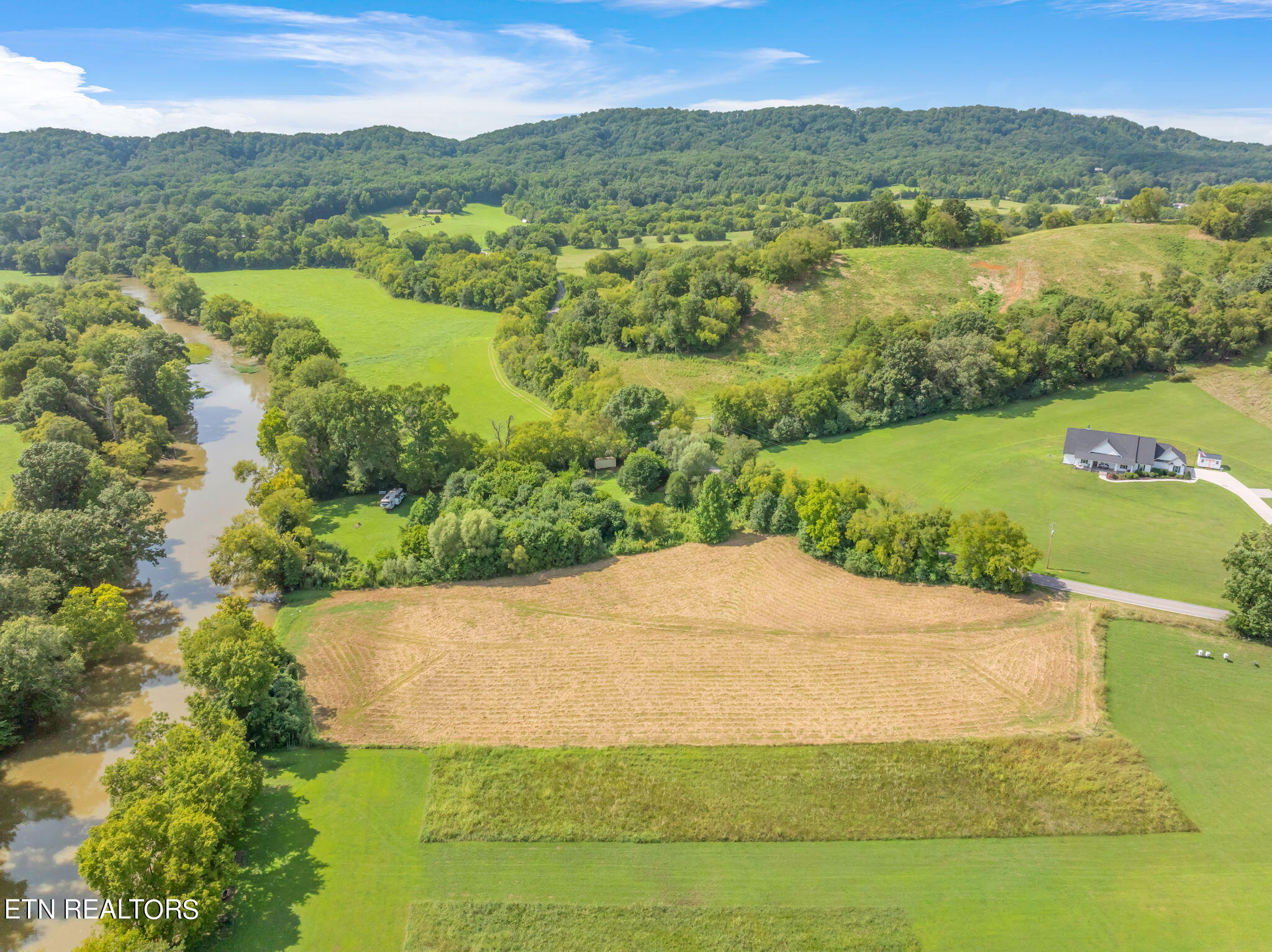 7-web-or-mls-654 Martin Mill Pike-7