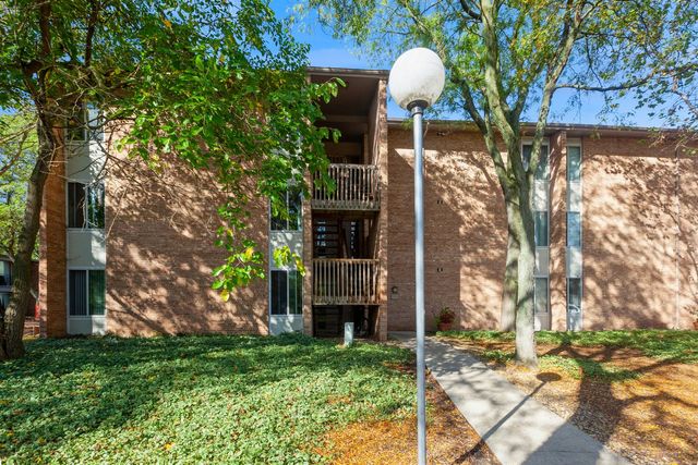 $200,000 | 6008 East Lake Drive, Unit 1B | Lisle