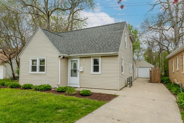 $327,000 | 5554 North Dexter Avenue | Crestwood