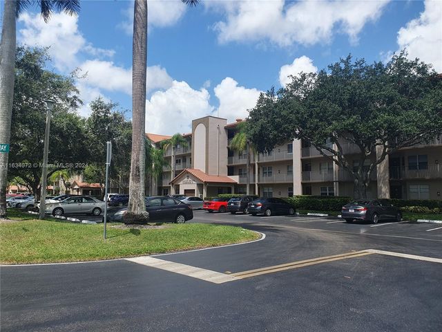 $2,300 | 1110 Southwest 125th Avenue, Unit 405 | Century Village