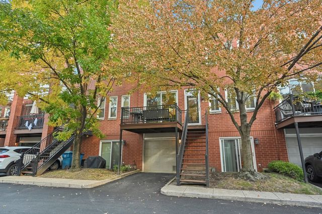 $549,999 | 2825 North Wolcott Avenue, Unit C | Hamlin Park