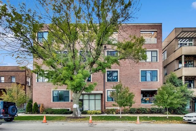 $650,000 | 5442 North Western Avenue, Unit 1C | Budlong Woods