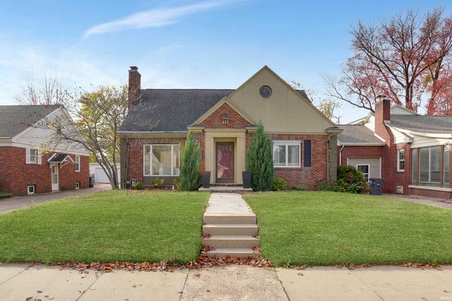 $299,900 | 411 South Lincoln Park Drive | Lincoln Park