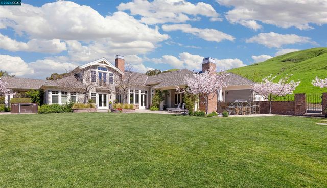 $4,700,000 | 8 Julianna Court | Sanders Ranch