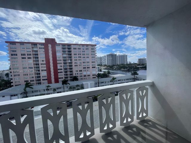 $2,550 | 3113 South Ocean Drive, Unit 808 | Oceanside