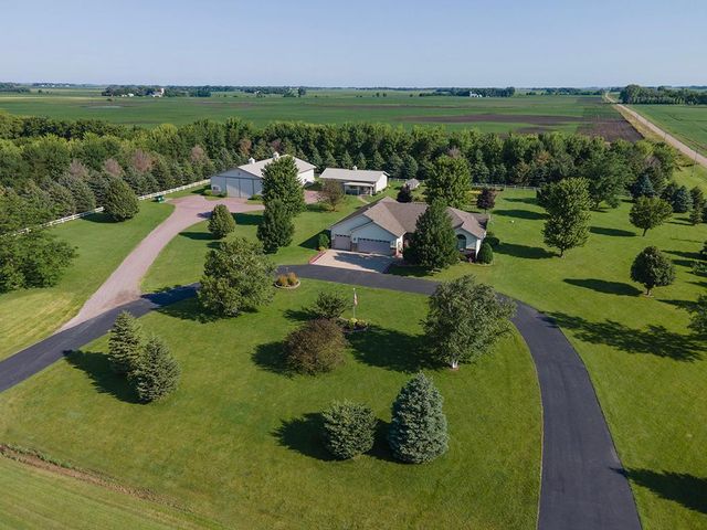 $689,900 | 68916 340th Street | Rosendale Township - Watonwan County