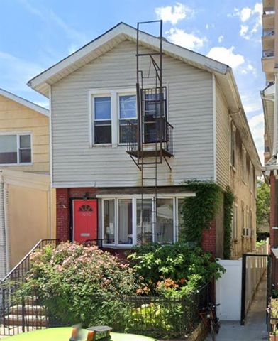 $949,888 | 3050 Brighton 7th Street | Brighton Beach