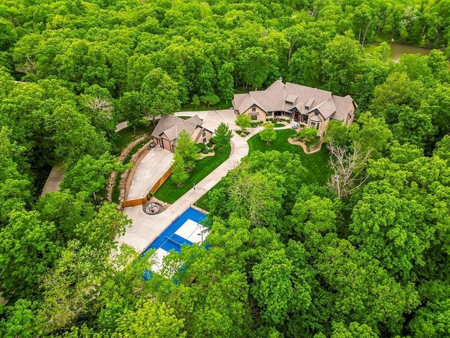 $1,395,000 | 398 Northwest 1851st Road | Jackson Township - Johnson County