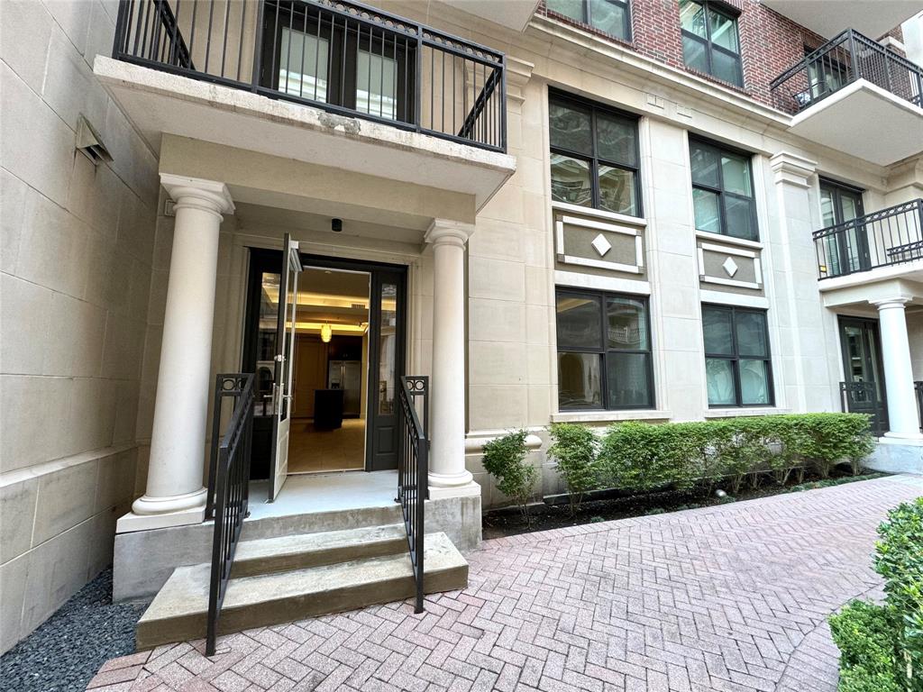 a view of a entryway of the house