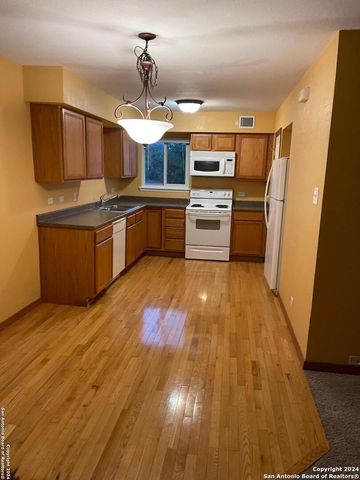 $990 | 255 East Rampart Drive, Unit 201 | Uptown Loop