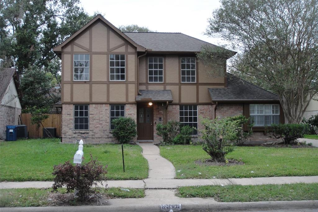 Beautiful family home with a fantastic pool.  All new paint, flooring fence, looks GREAT!