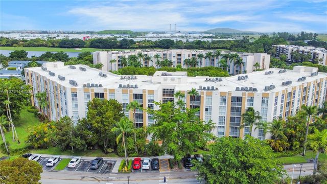 $370,000 | 9805 Northwest 52nd Street, Unit 211 | Doral Park