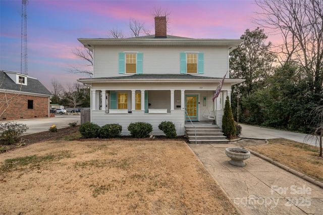 $415,000 | 132 North Confederate Avenue | East Town