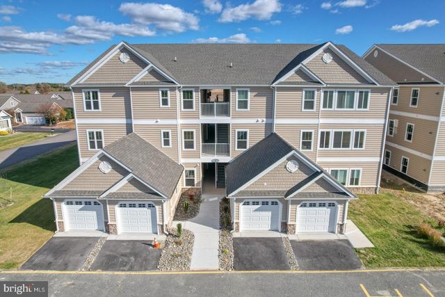 $285,900 | 5003 Pebble Lane, Unit I | Milford