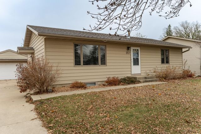 $309,900 | 917 17th Street Southeast | Meadow Park