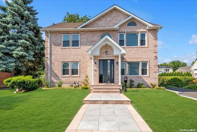 $1,649,000 | 54 Herbert Drive | Garden City Park