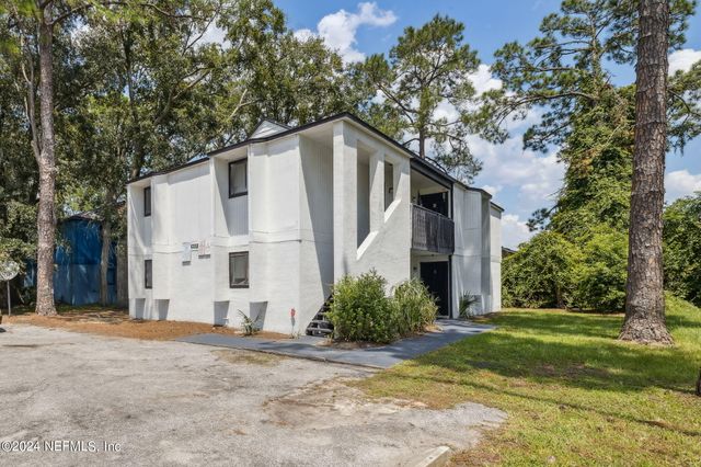 $395,000 | 5123 Westchase Court | Jacksonville Heights