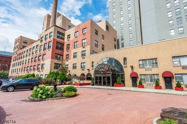 $499,000 | 111 Mulberry Street, Unit 5N | Newark Central Business District