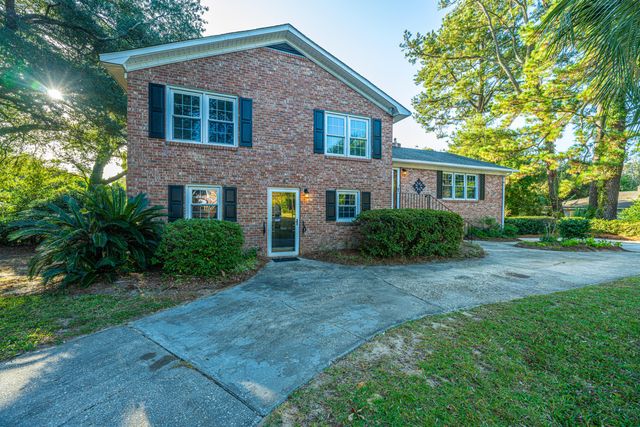 $775,000 | 728 Fort Sumter Drive | Lawton Bluff