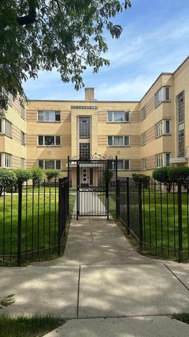 $1,250 | 2032 East 72nd Place, Unit 3E | South Shore