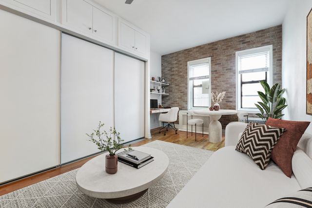 $309,900 | 205 East 89th Street, Unit 2D | Upper East Side