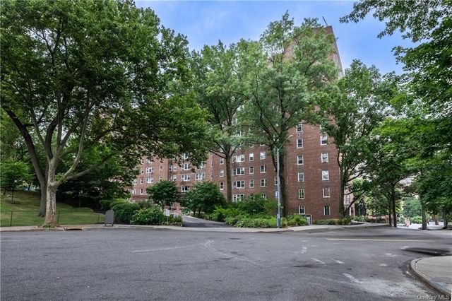 $177,819 | 60 Knolls Crescent, Unit 2C | Spuyten Duyvil